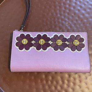 Kate Spade Sylvia Graphic Continental Wristlet